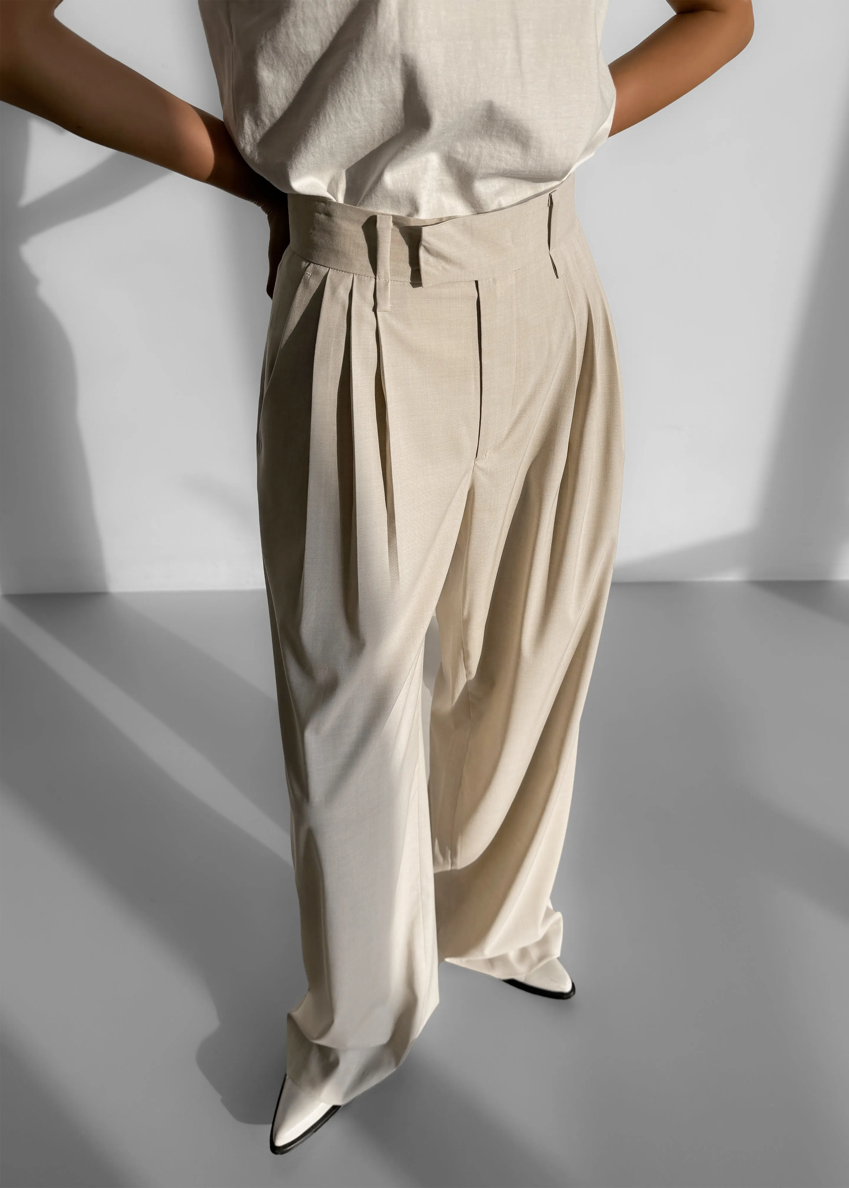 Beige Linna Trousers