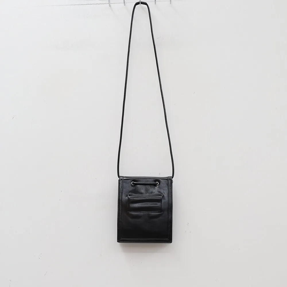 Square Crossbody Bag with CA25 dimensions