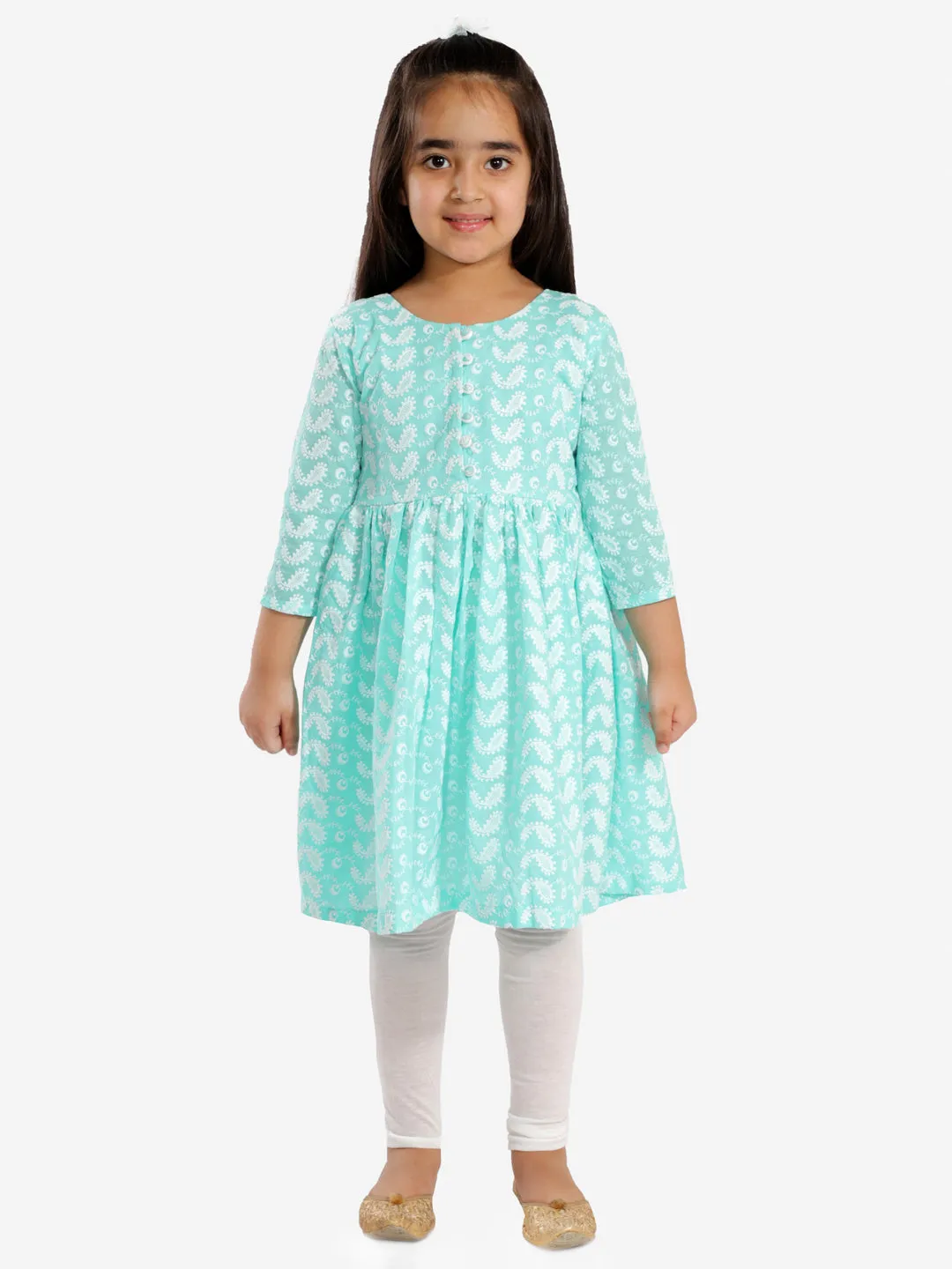 VASTRAMAY Green Cotton Chikankari Kurta Set for Girls